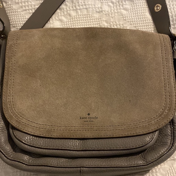 Kate spade crossbody in gray - Picture 2 of 7